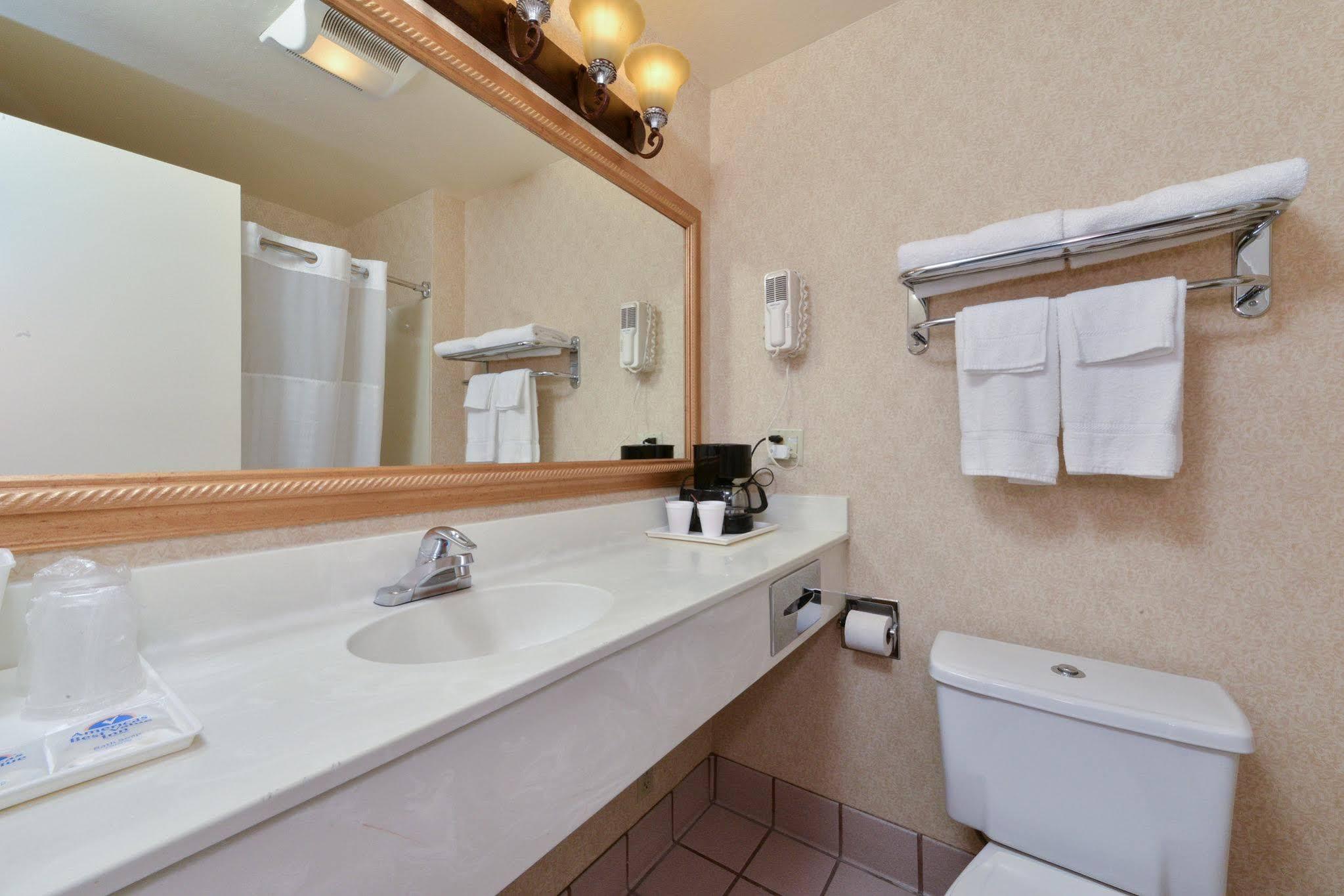 Americas Best Value Inn San Jose Convention Center Экстерьер фото